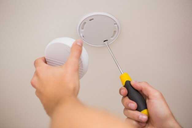 Подключение проводов к светильнику