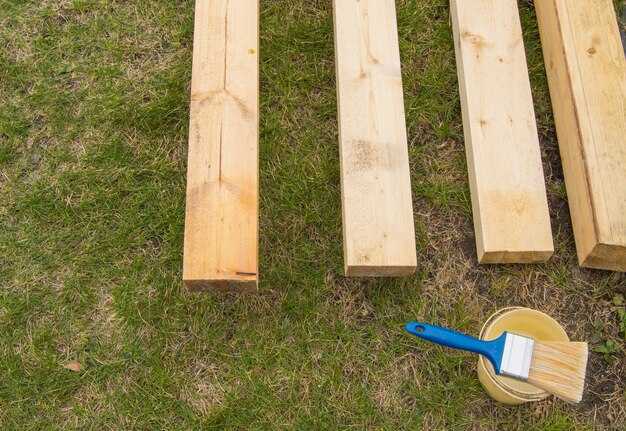 Процесс укладки террасной доски из лиственницы